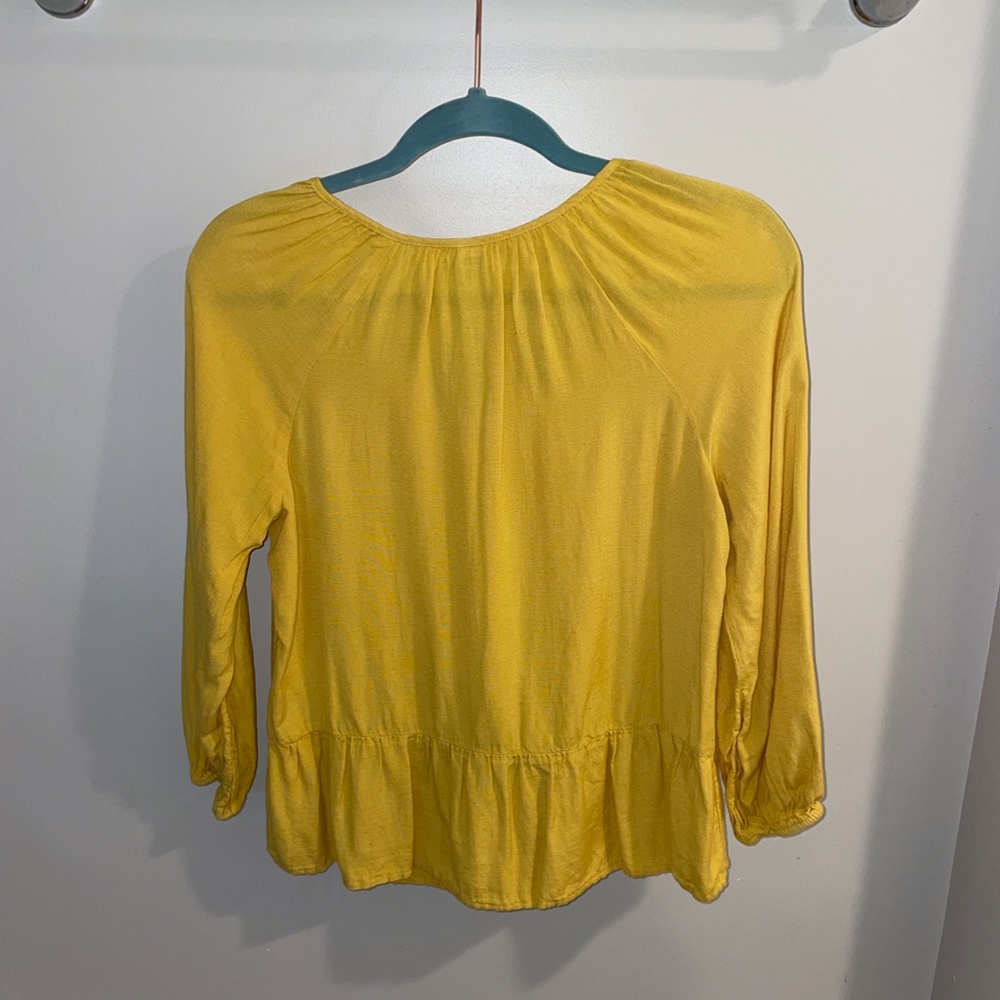Flowy Blouse - Picture 2 of 3